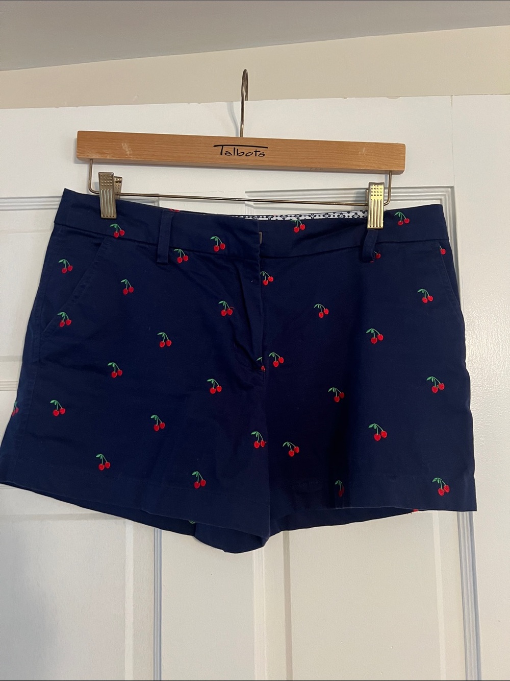 Embroidered cherry shorts 🍒
